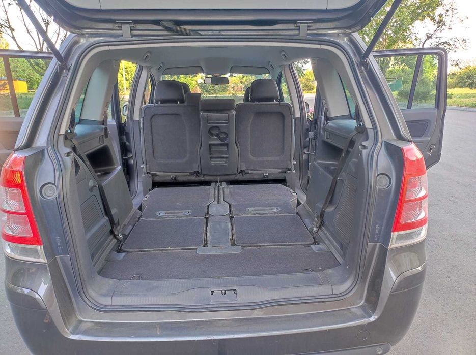 Opel zafira 2011