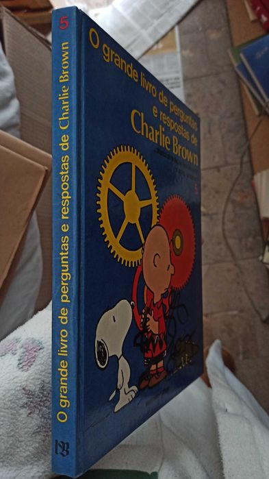 O grande livro de perguntas e respostas de Charlie Brown