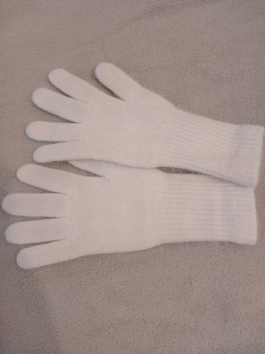 Перчатки  ангоровые, новые. Осенне - зимние