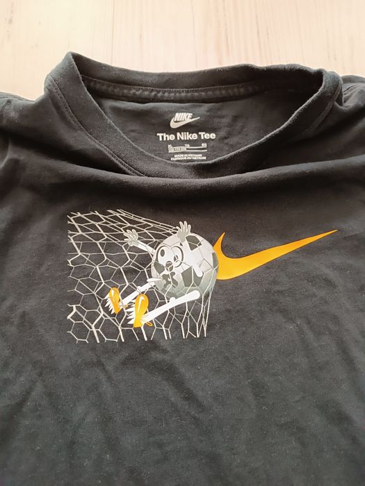 Koszulka młodzieżowa Nike rozmiar 158-170 cm.