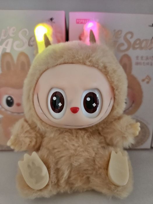 Grające Labubu świeci gra i śpiewa monster