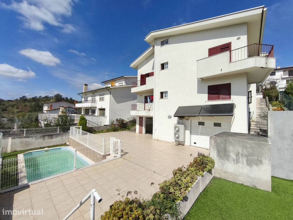 Moradia T6+3 c/ Piscina e Garagem - Coimbra