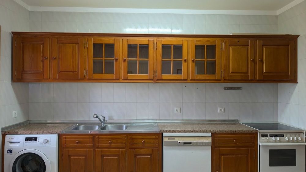 Cozinha completa em madeira