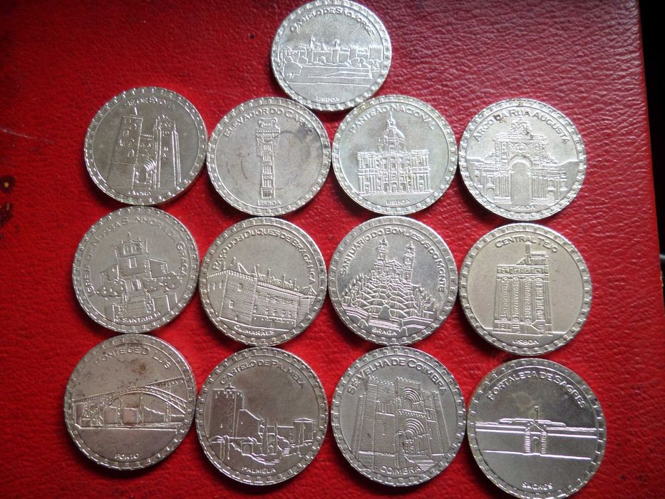 Lote 13 Medalhas  'Grandes Monumentos Portugueses'