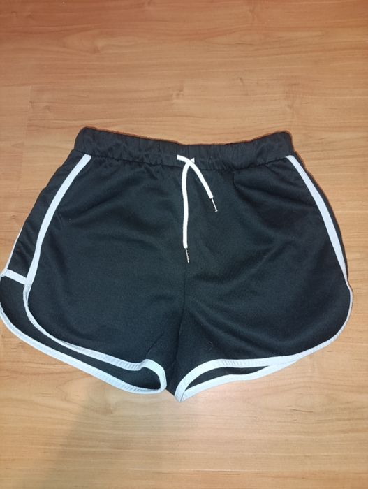 Czarne spodenki z croppa