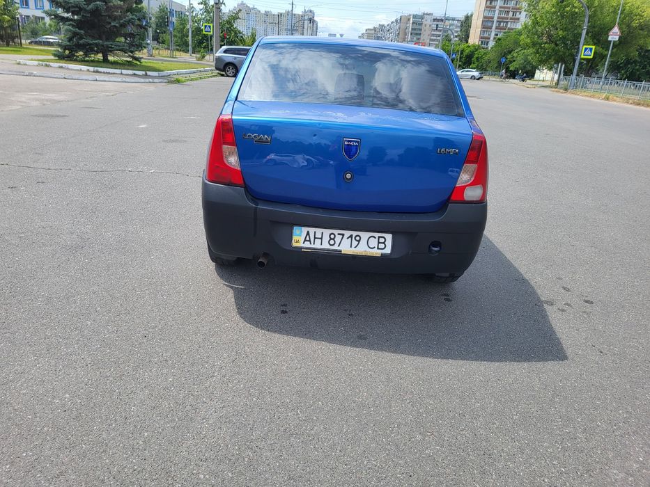 Продам дачія логан один власник з салону