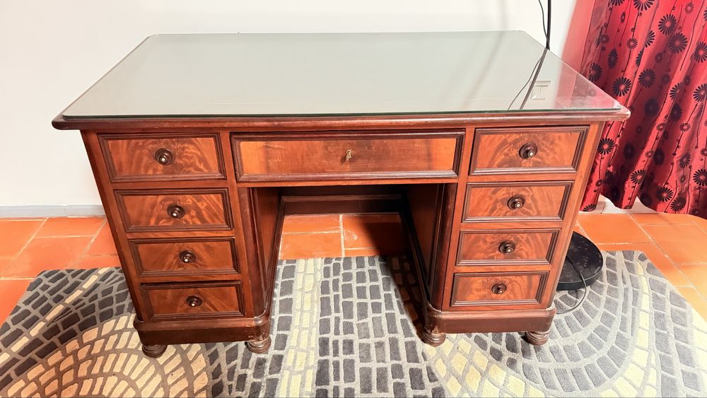 Secretaria de madeira antiga