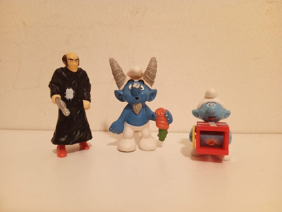 3 Figuras The Smurfs: Feiticeiro Gargamel, Presente e Capricórnio