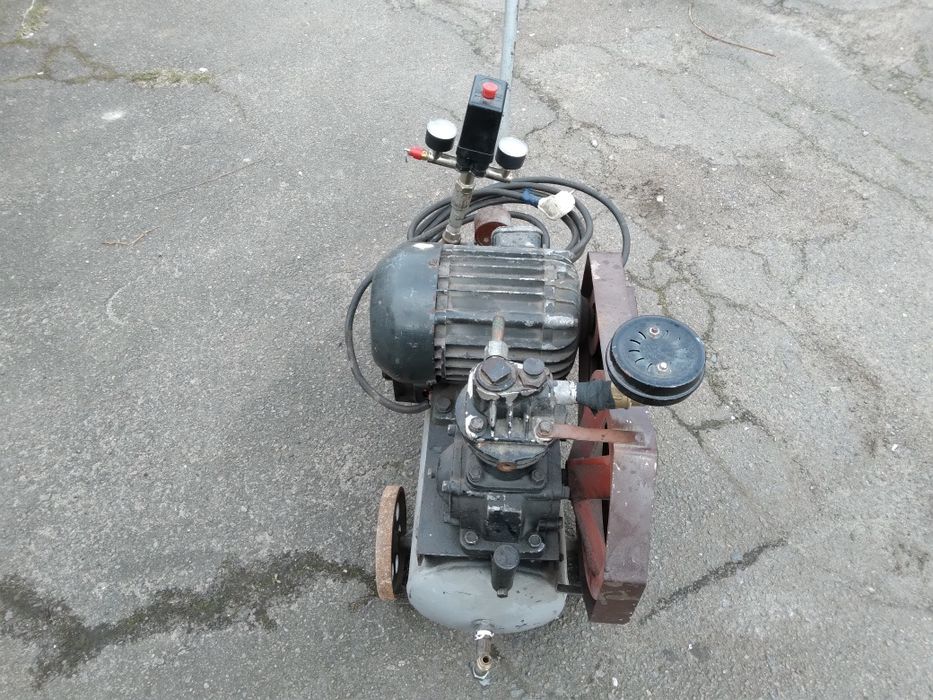 Компресор гаражний