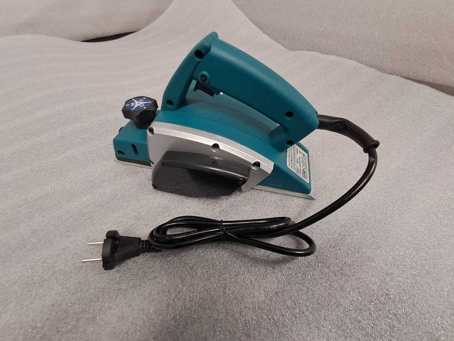 Strug elektryczny ręczny 800 W  11000 obrotów na minutę