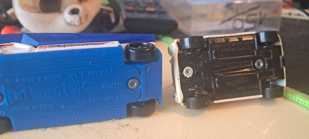 Hot Wheels "The Embosser".  Лот 2машинки Новое!