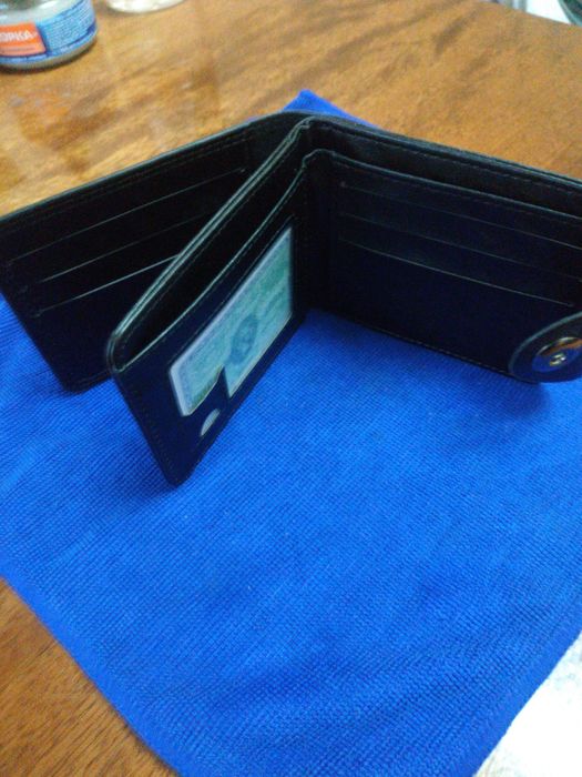 Кошелёк мужской ,маленький , элегантный.