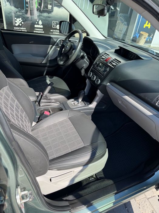 Продам Subaru Forester 2015 год, 2.5 бензин