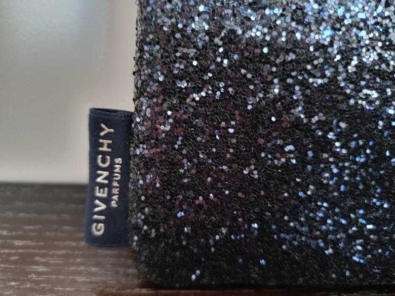 Стильна косметичка Givenchy parfums