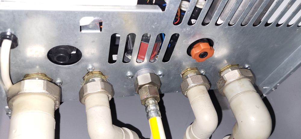 Газовий котел FERROLI DIVAtech D F24 (турбований)