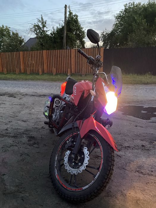 Мотоцикл Lifan CiryR 200