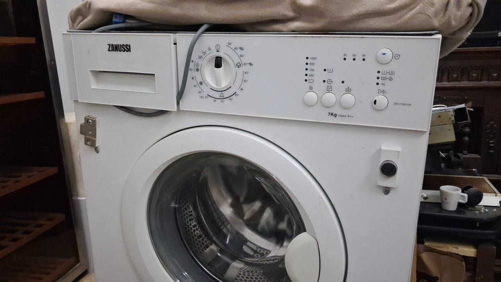 Maq. Lavar roupa encastrar