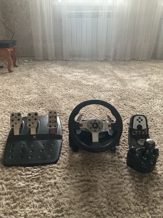 Руль Logitech G25 весь комплекти 900 градусів договірна