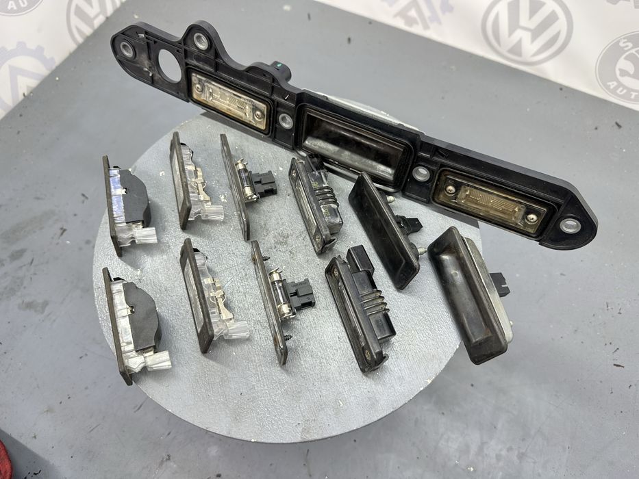 Підсвітка номера, кнопка багажника Гольф Туран Пассат Б6 Шкода Октавія