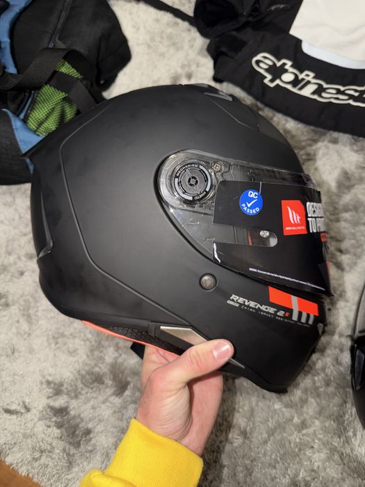 Capacete MT Helmets revenge 2 novo