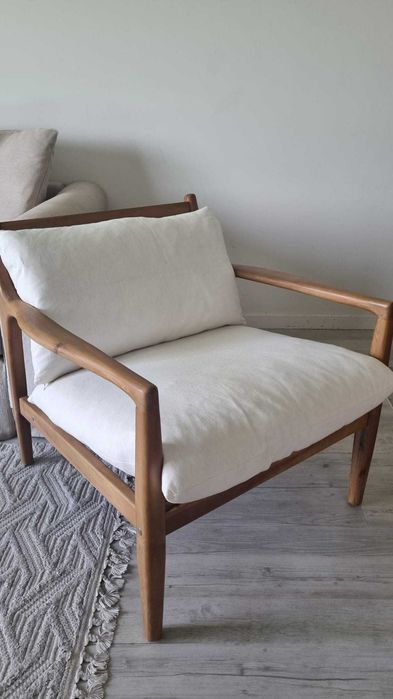 Poltrona em acácia da Maisons du Monde