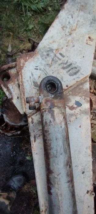 Гідроцеліндр навантажувача