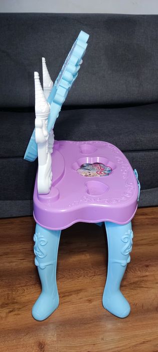 Toaletka z lustrem zabawkowa grająca świecąca