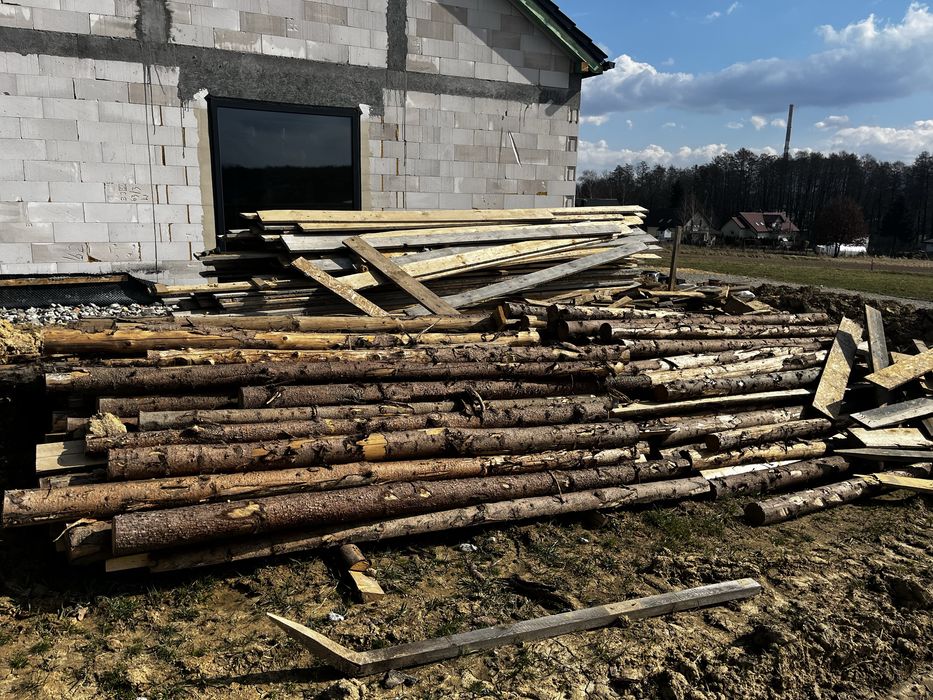 Stemple i deski do stropu