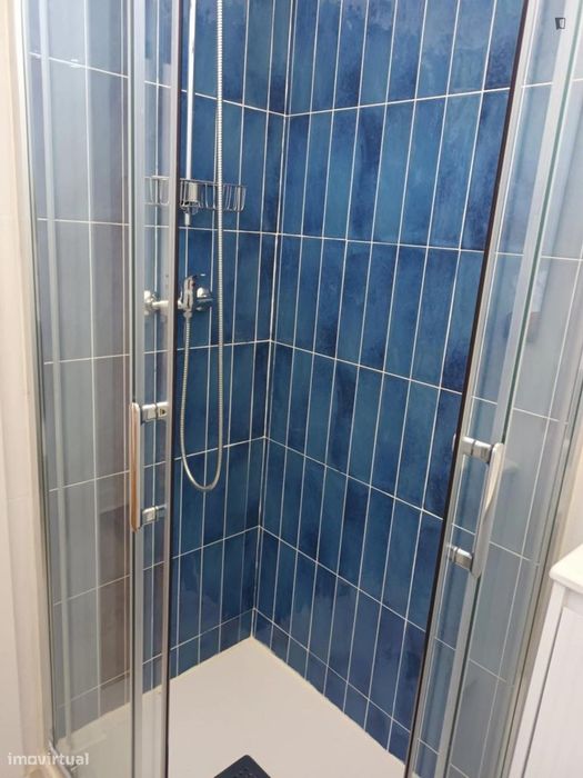 Quarto - localizado em Campo Grande Lisbon