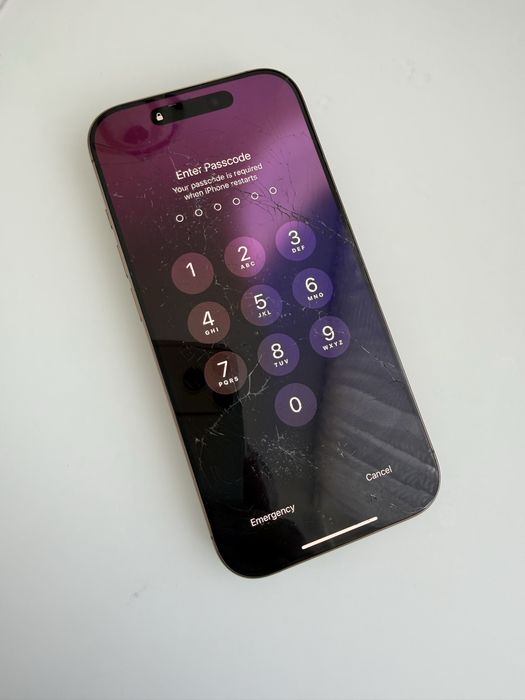 Iphone 16 pro на запчастини. Icloud