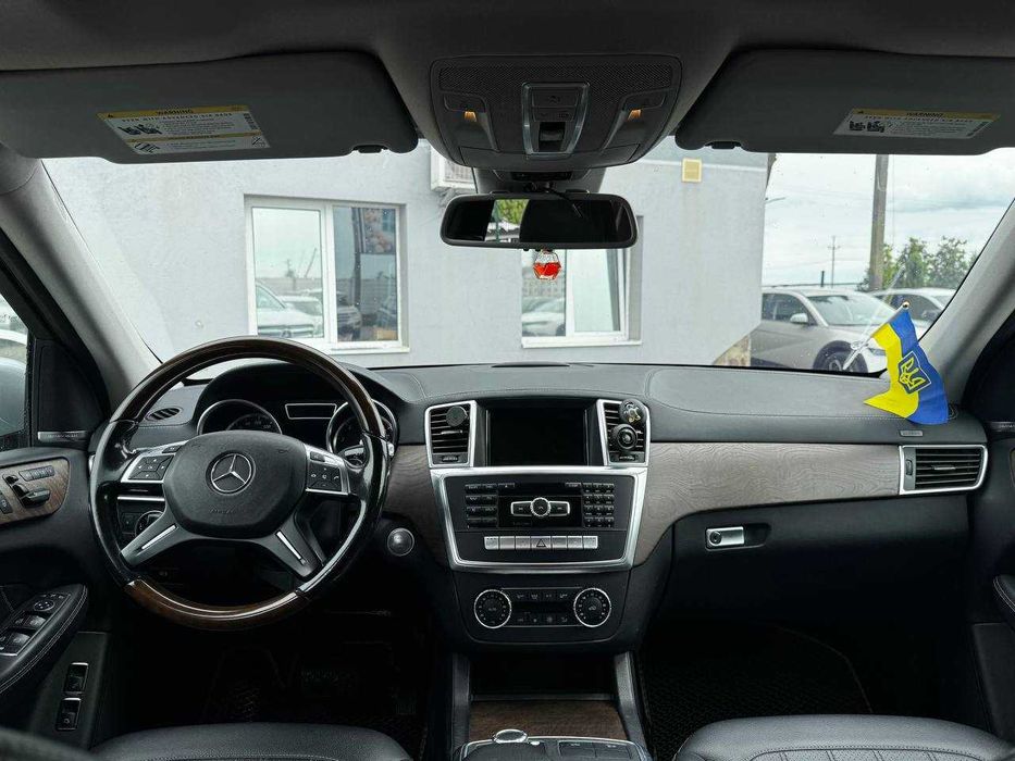Mercedes-Benz GL450 2015рік 3.0 Бензин