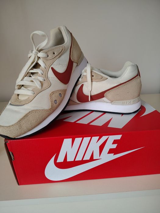 NIKE VENTURE RUNNER CK2948-105  жіночі кросівки