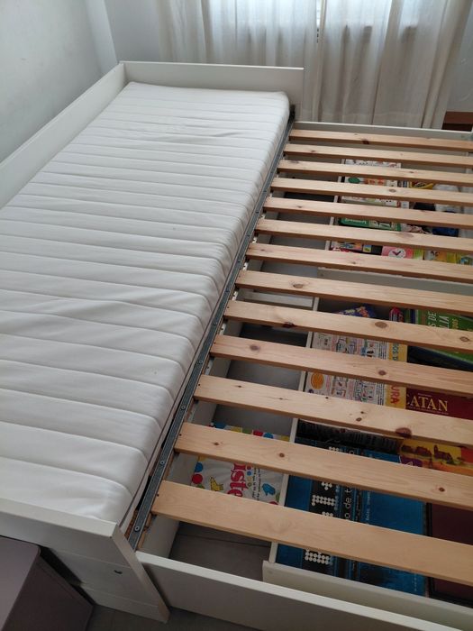 Cama individual ou casal com gavetas (Brimnes)