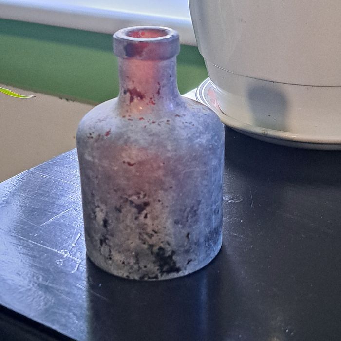 Stara buteleczka lata ' 20 XX wieku.