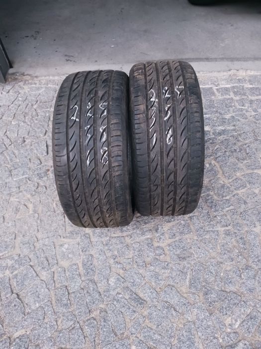 Vendo pneus semi-novos 225/35/18 Pirelli
