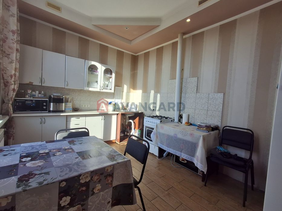 Продам будинок. Панаса Саксаганського. Зупинка Южний ринок.