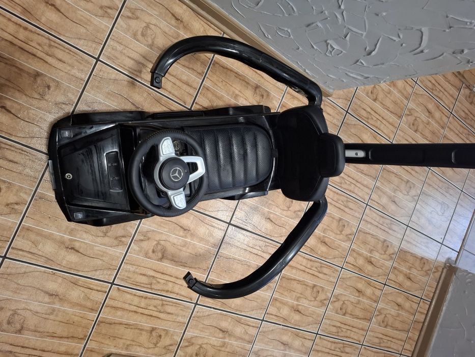 Jezdzik dla dziecka  Toyz Mercedes G 350D Czarny