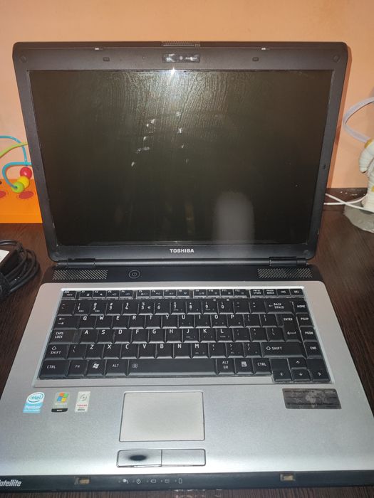 Ноутбук   Тошиба