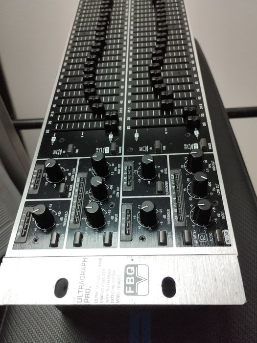 Behringer FBQ6200HD nova