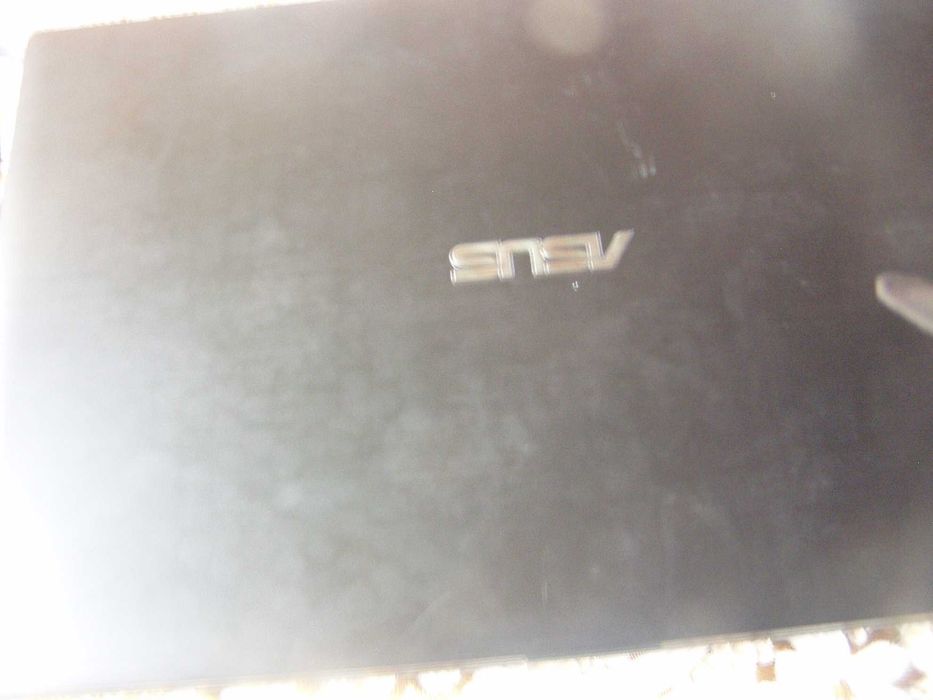 Laptop Asus model P 2540F