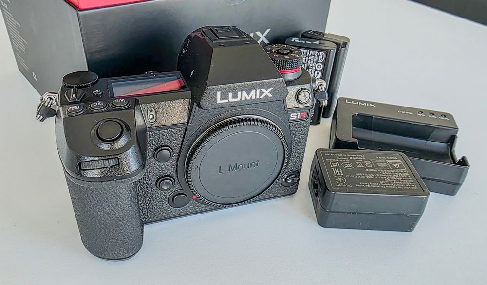 Panasonic Lumix S1R + 3 Baterias — Excelente Estado
