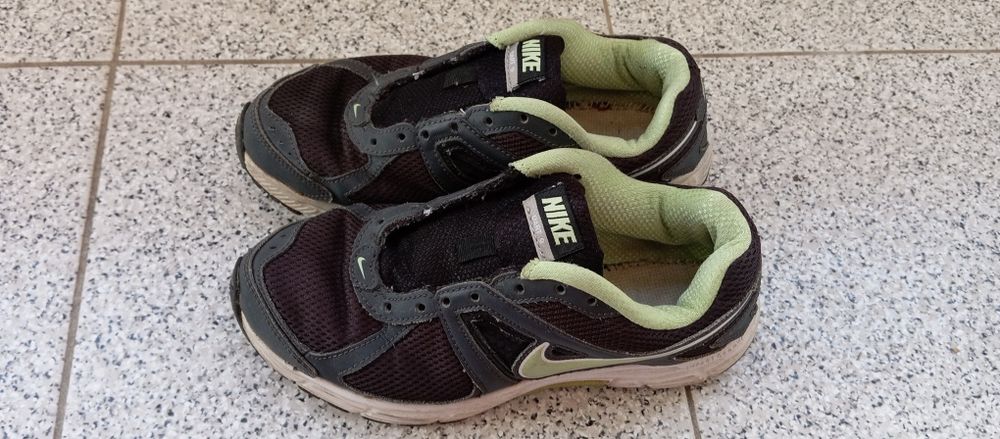 Sapatilhas pretas nike 37,5