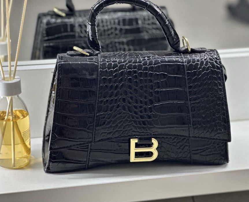 Нова чорна сумка