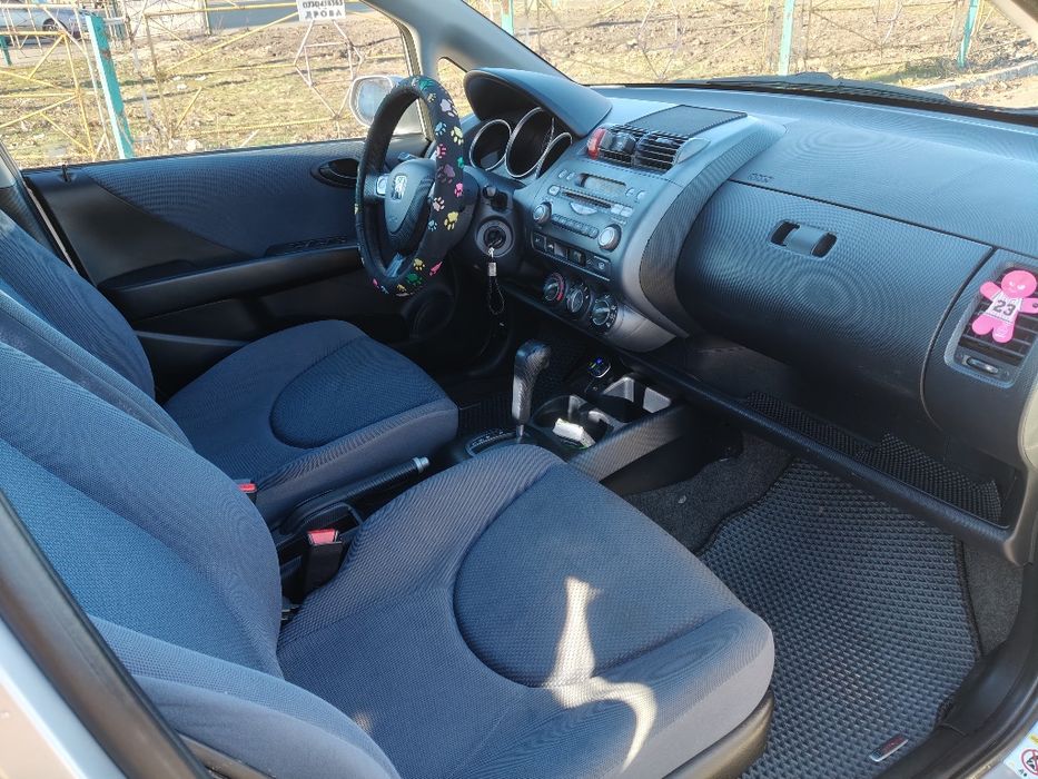 Продам авто Honda Jazz 2002
