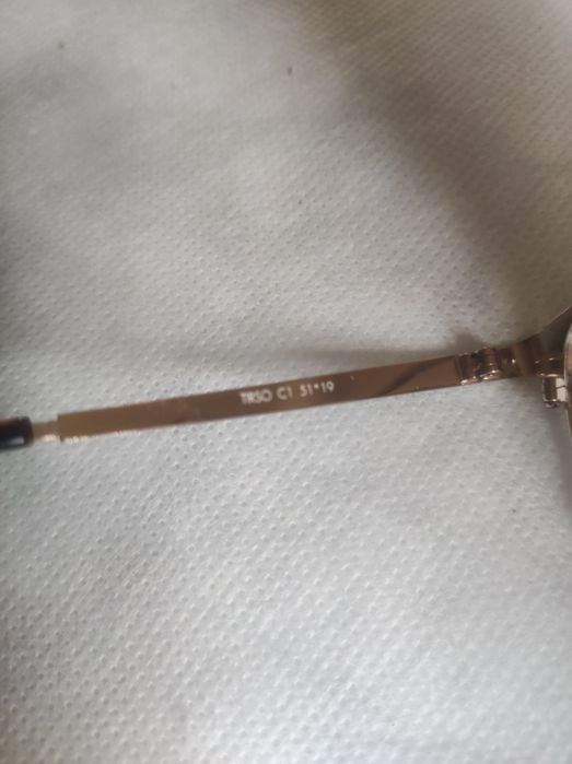 Armação Lois muito boa