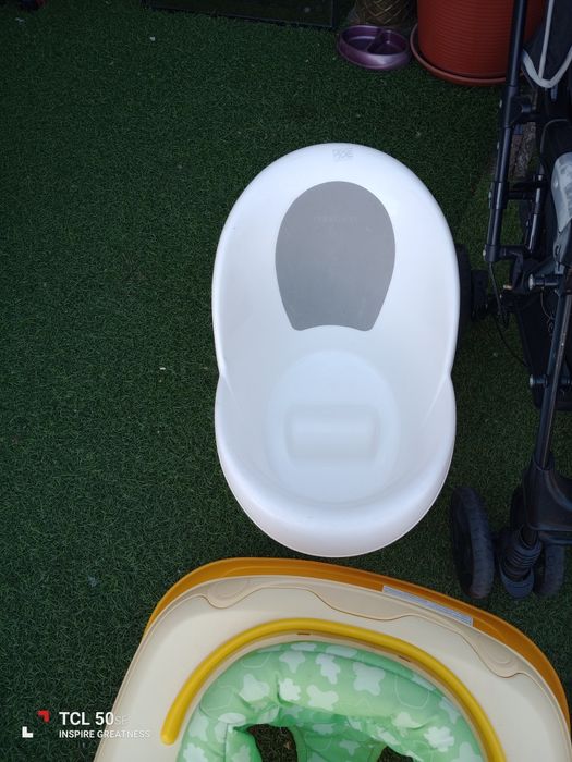 Artigos de bebê em bom estado.