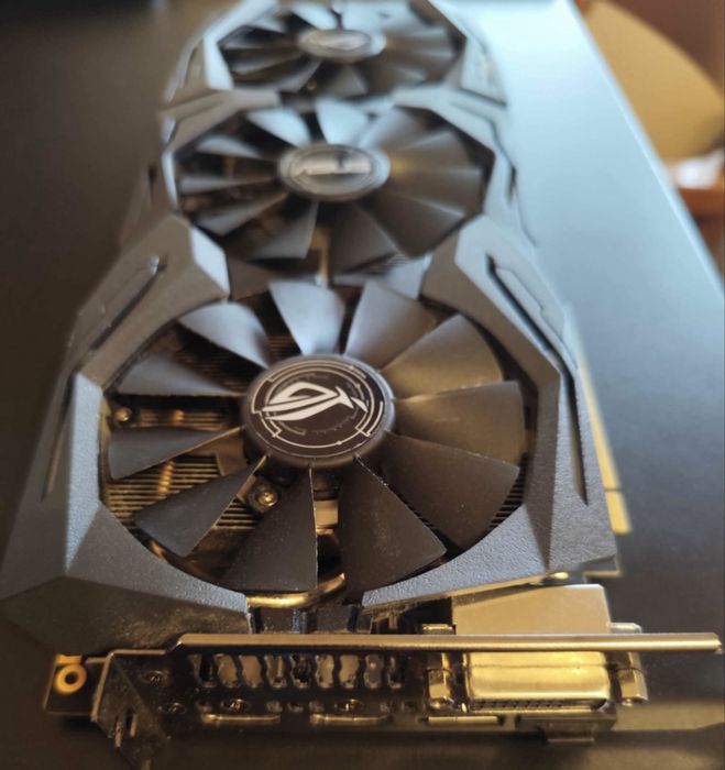 Placa de vídeo ASUS Strix GTX1070 OC 8Gb