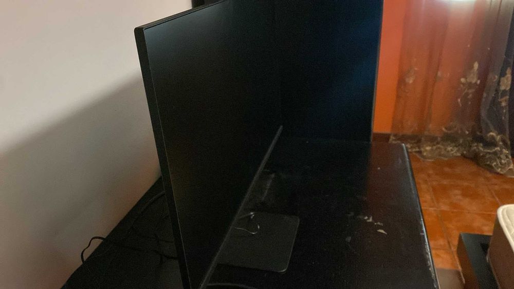 Ecrã PC usado 1 mes