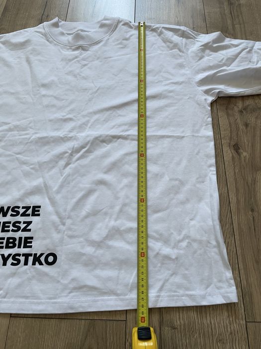 Nowy biały t-shirt uniwersalny