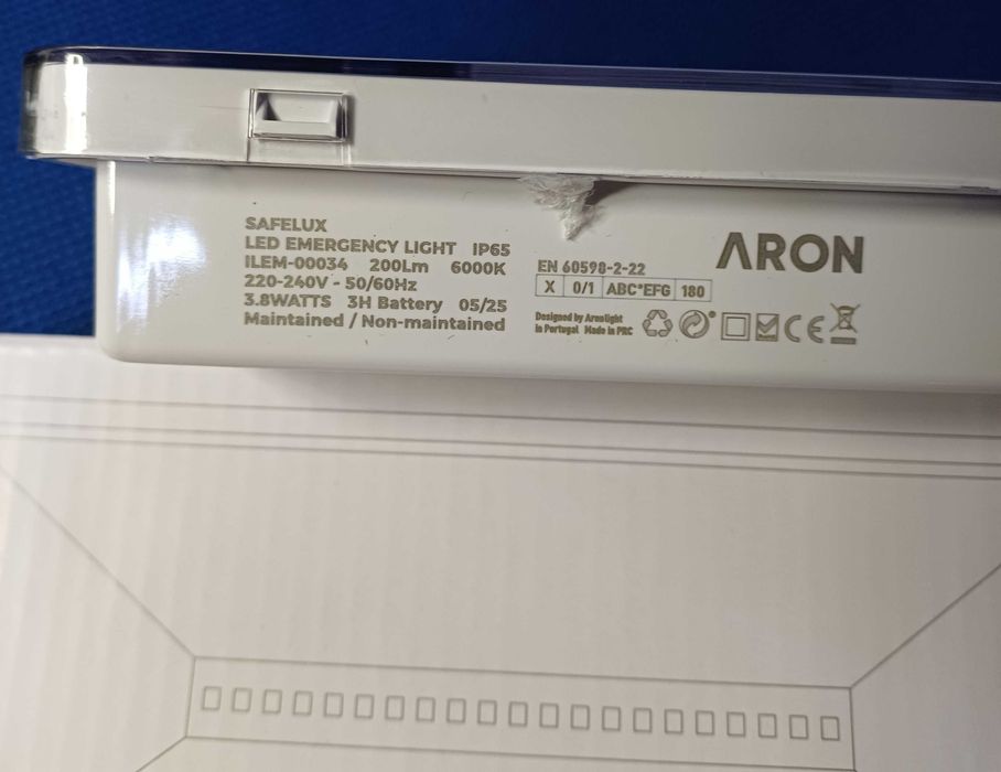 Armaduras de emergência LED